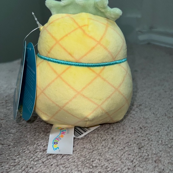 New Maui the Pineapple with Goggles Squishmallows - Picture 6 of 7